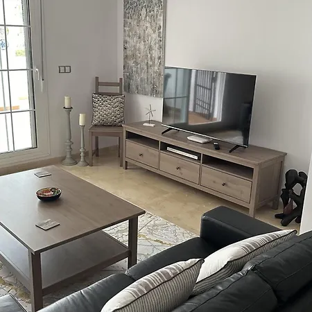 Ground Floor 2bed Duquesa Manilva サン・ルイス・デ・サビニリャス
